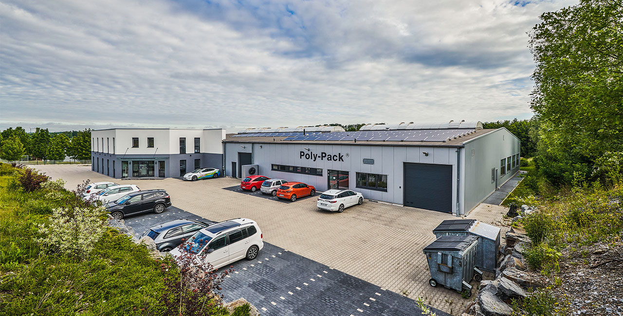 Folienbearbeitung Poly-Pack Parkplatz